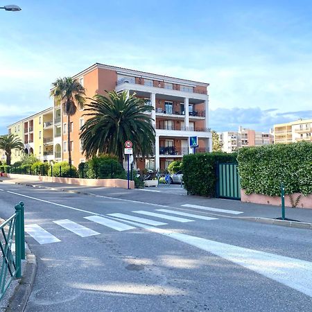 Residence 4 Etoiles Port Marine Sainte-Maxime Dış mekan fotoğraf