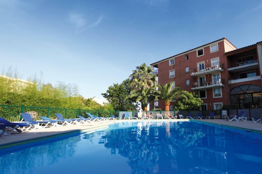 Residence 4 Etoiles Port Marine Sainte-Maxime Dış mekan fotoğraf